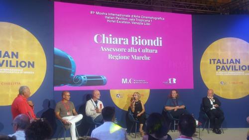 (30 agosto) Incontro in Sala Tropicana e intervento di Chiara Biondi, Assessore alla Cultura della Regione Marche